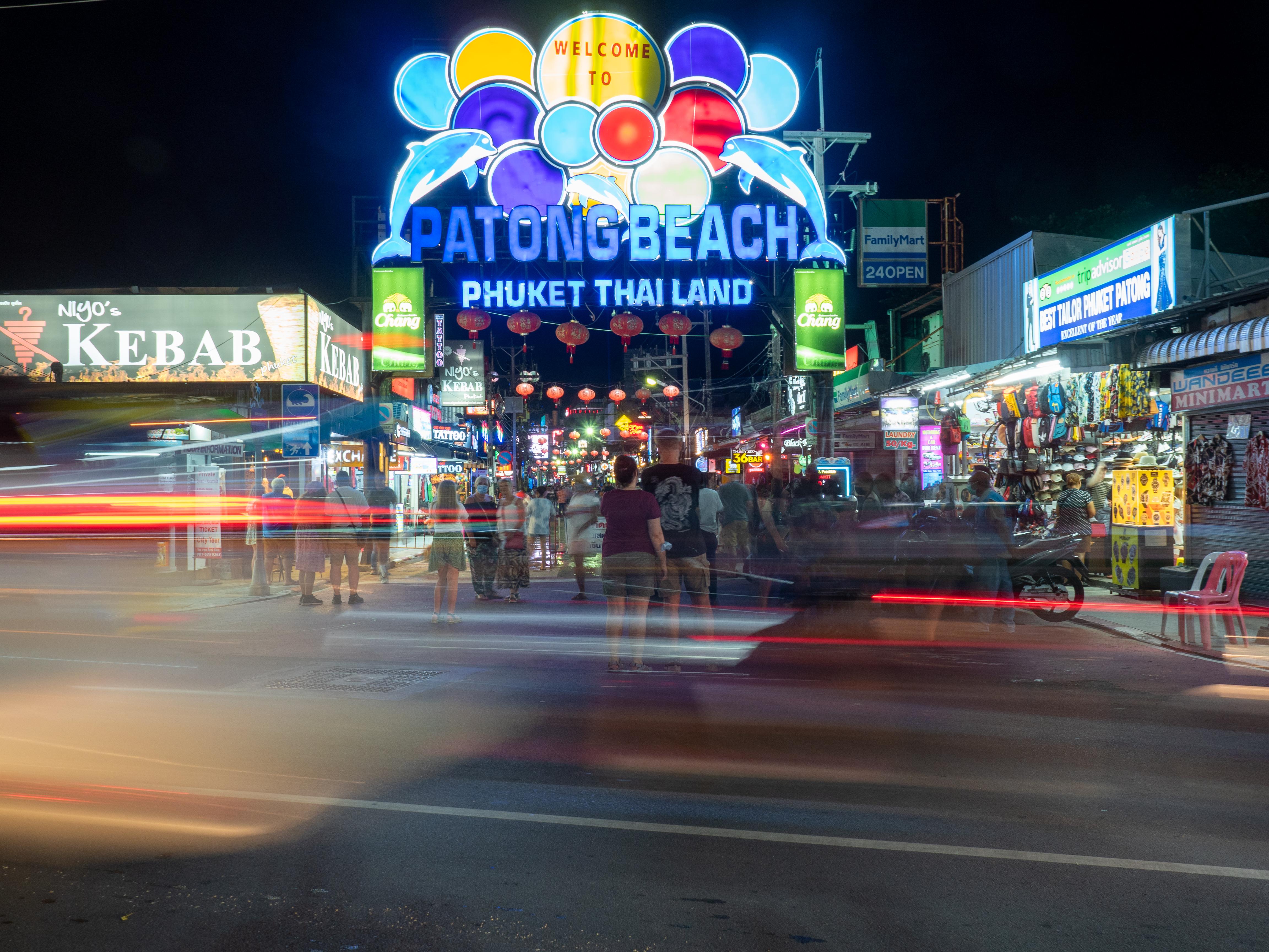 Days Inn By Wyndham Patong Beach Екстер'єр фото