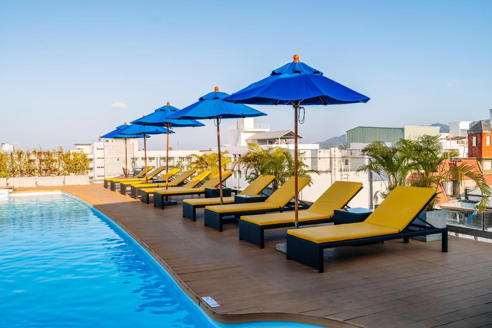 Days Inn By Wyndham Patong Beach Екстер'єр фото