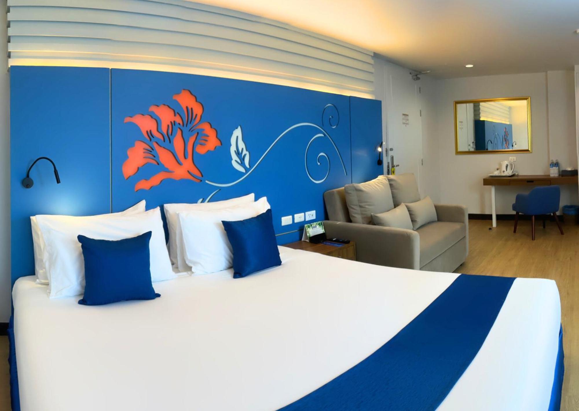 Days Inn By Wyndham Patong Beach Екстер'єр фото