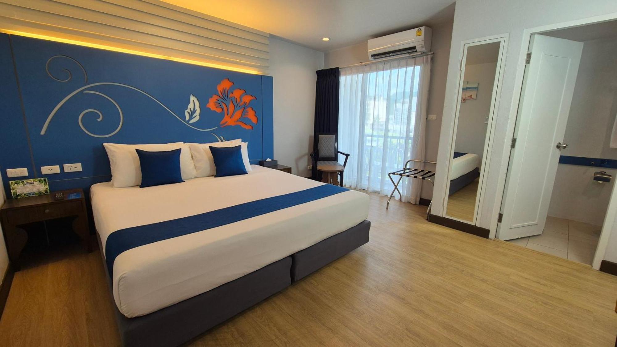 Days Inn By Wyndham Patong Beach Екстер'єр фото