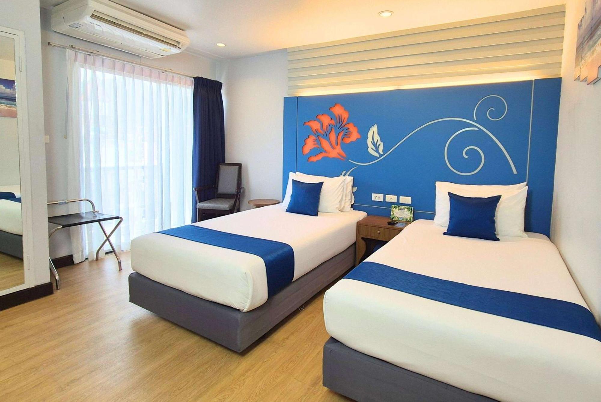 Days Inn By Wyndham Patong Beach Екстер'єр фото