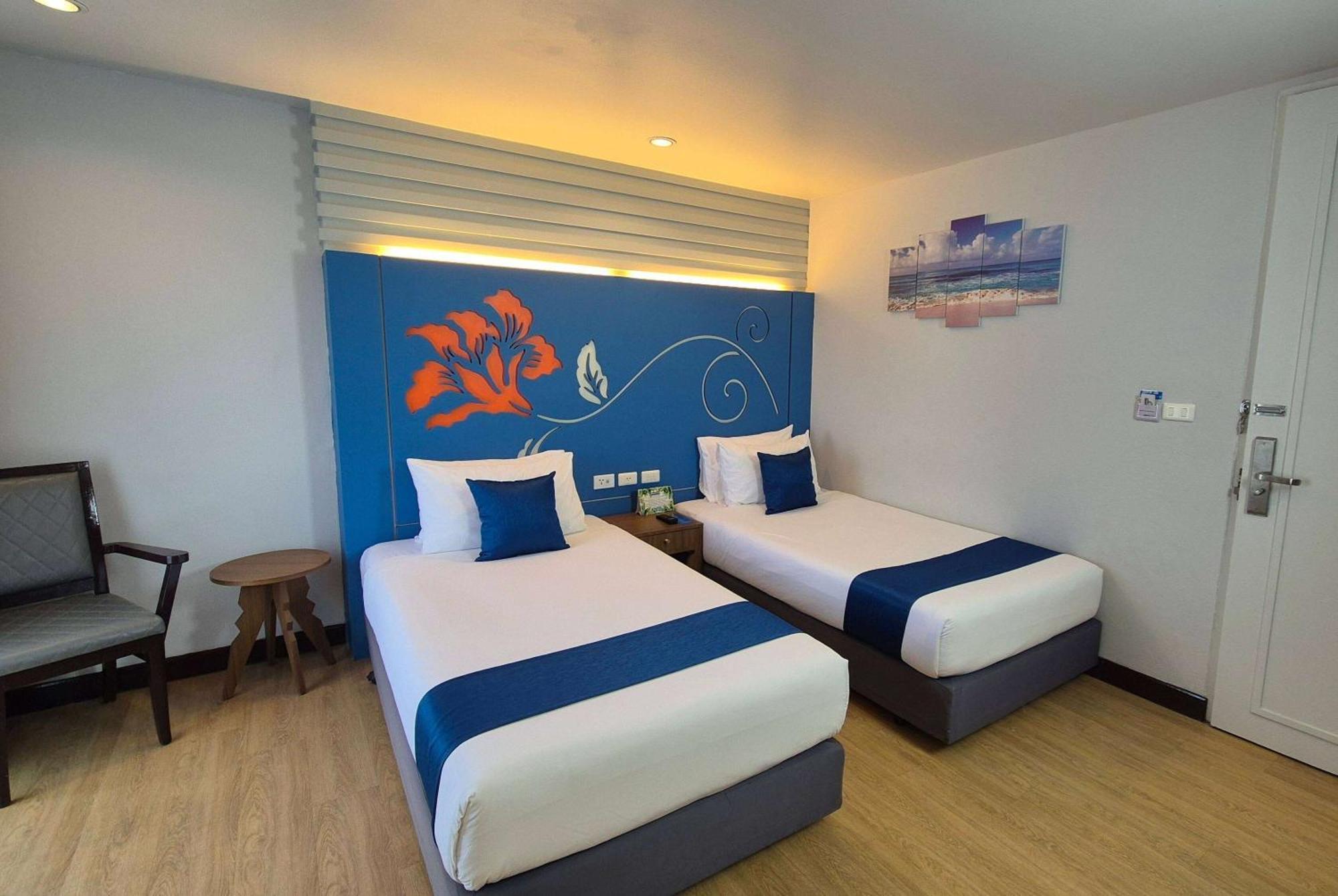 Days Inn By Wyndham Patong Beach Екстер'єр фото