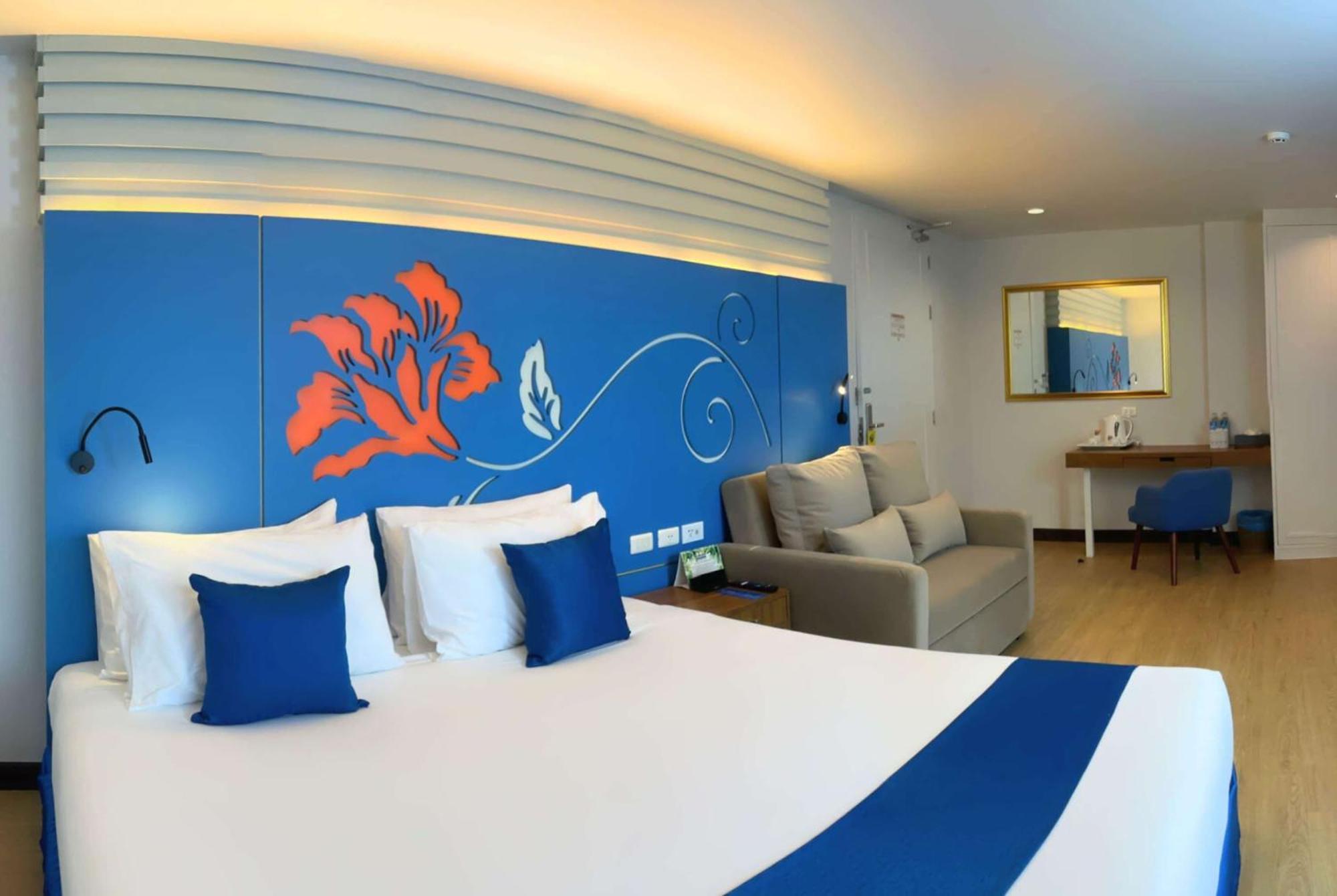 Days Inn By Wyndham Patong Beach Екстер'єр фото