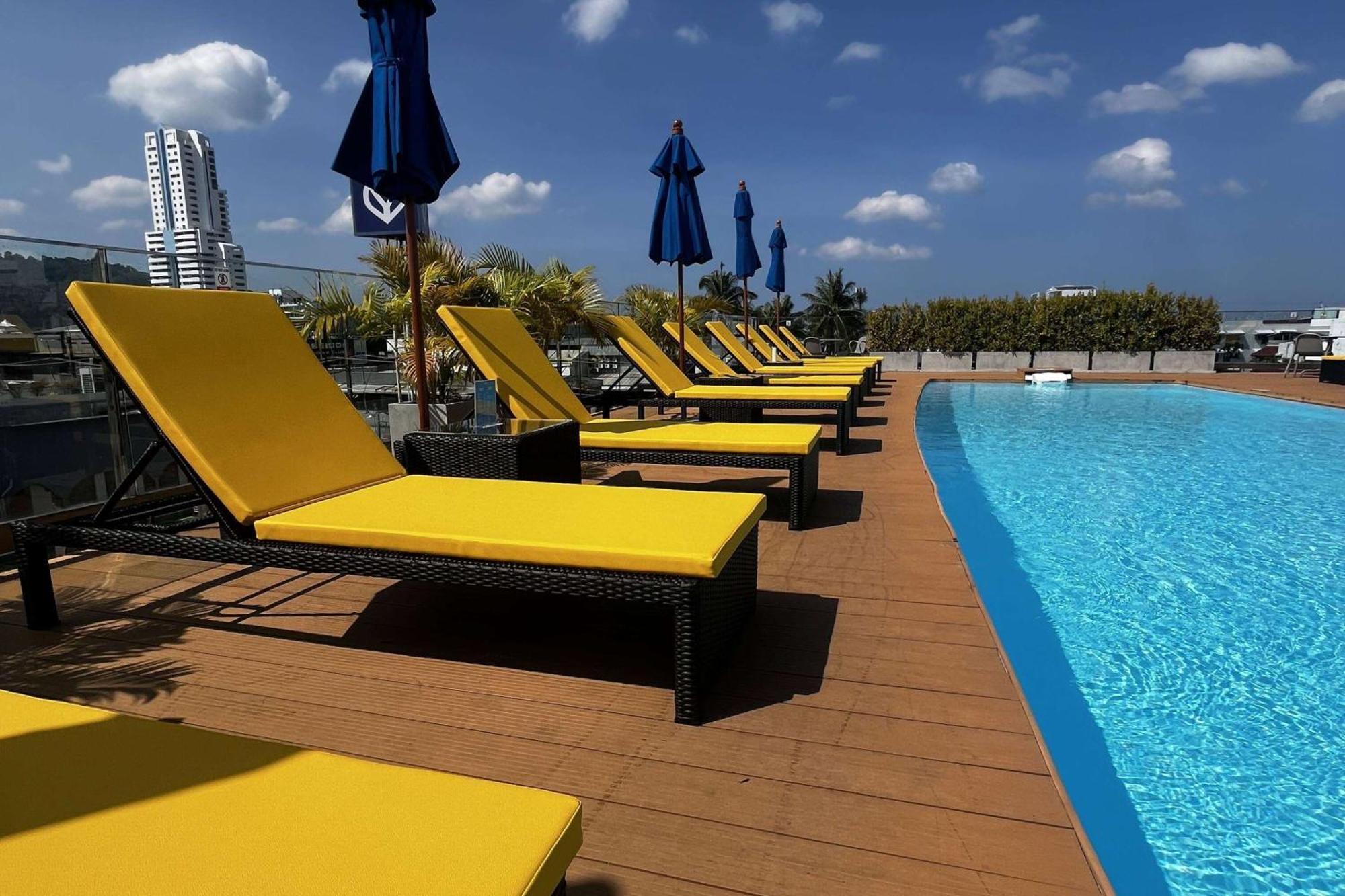 Days Inn By Wyndham Patong Beach Екстер'єр фото