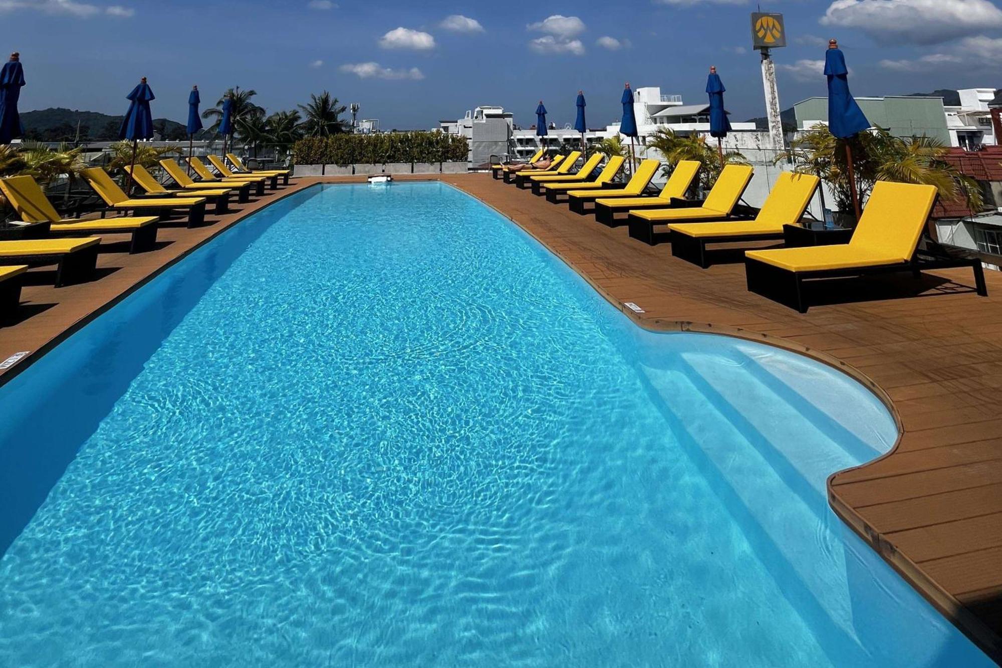 Days Inn By Wyndham Patong Beach Екстер'єр фото