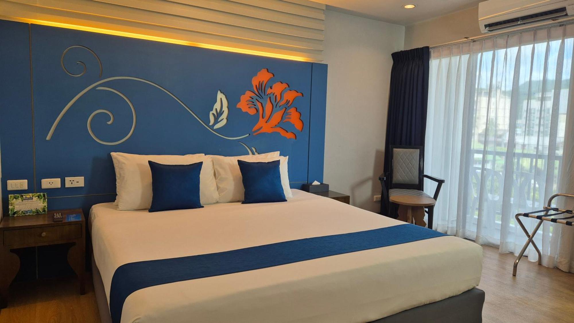 Days Inn By Wyndham Patong Beach Екстер'єр фото