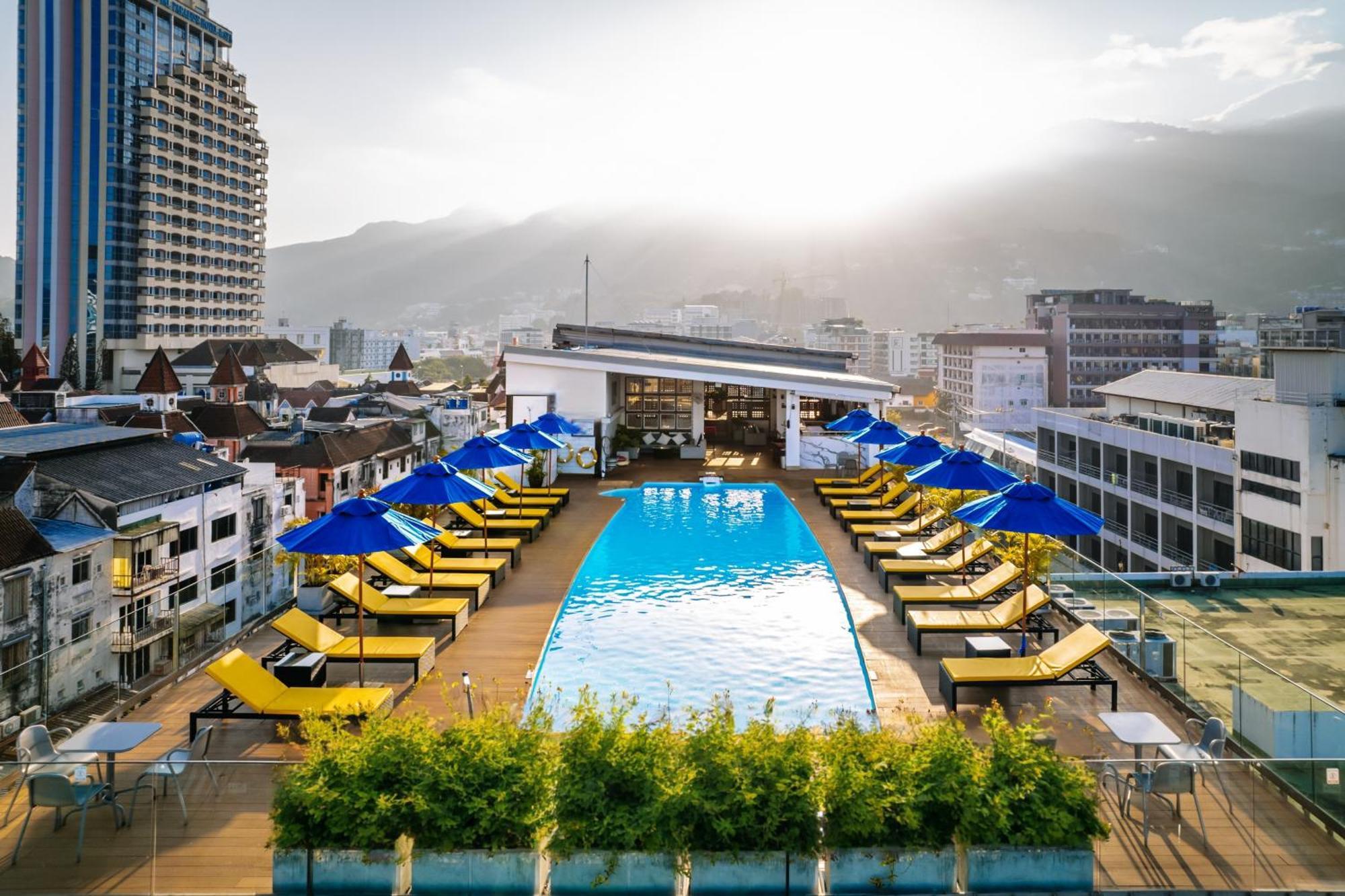 Days Inn By Wyndham Patong Beach Екстер'єр фото